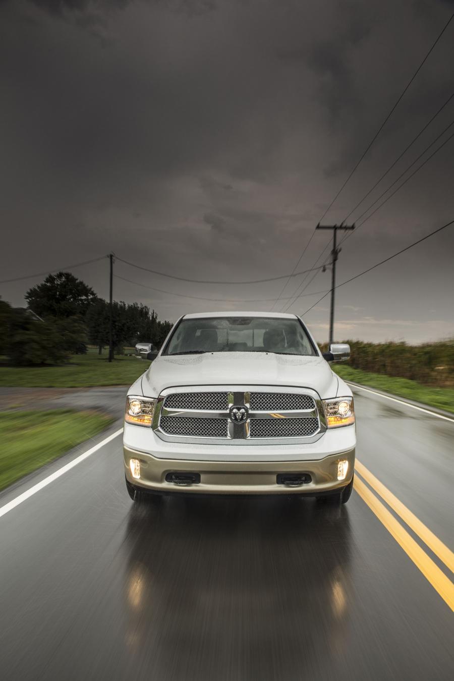  Dodge Ram 1500 Laramie Longhorn Crew Cab 2013 года  (фото 15 из 24)